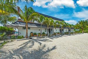seaside at anna maria island inn