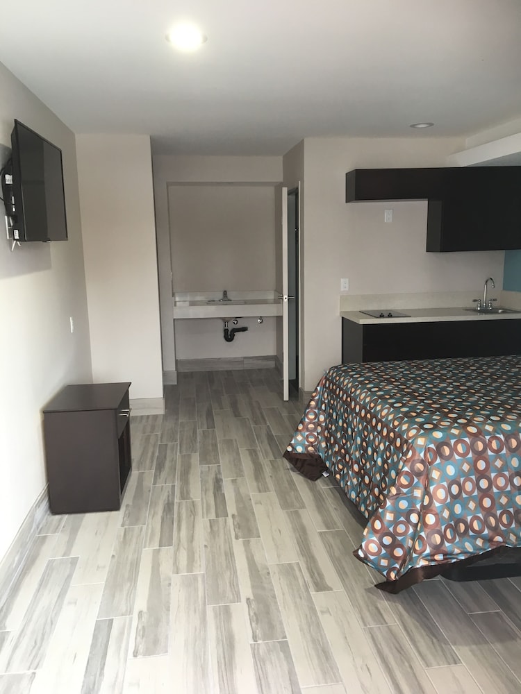 clover motel