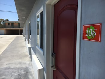 clover motel