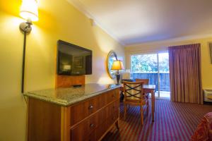 aloha inn