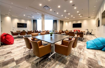 hilton montreal laval