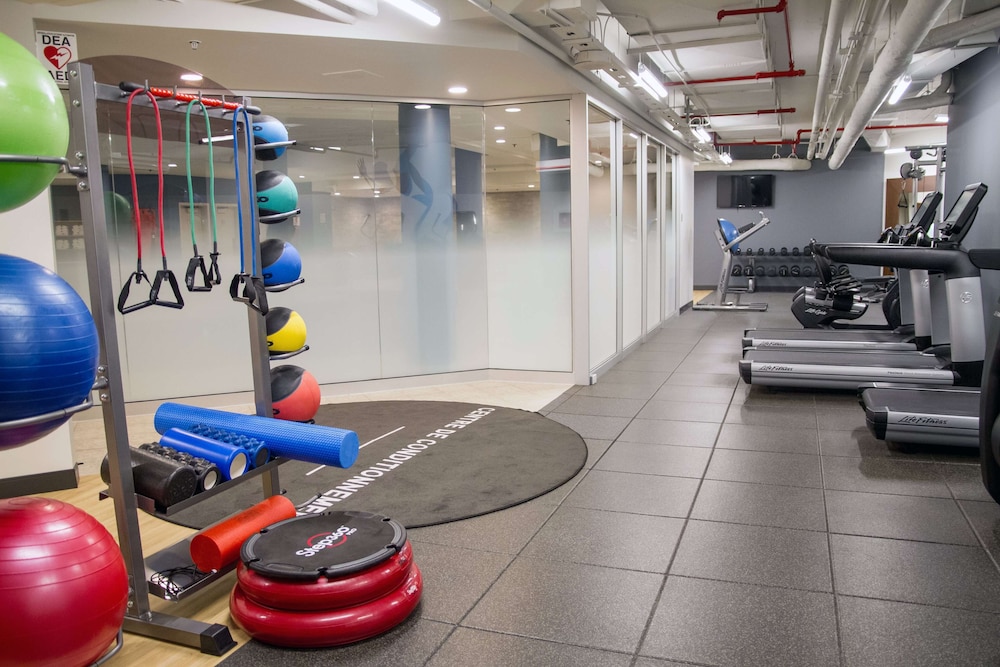 hilton montreal laval