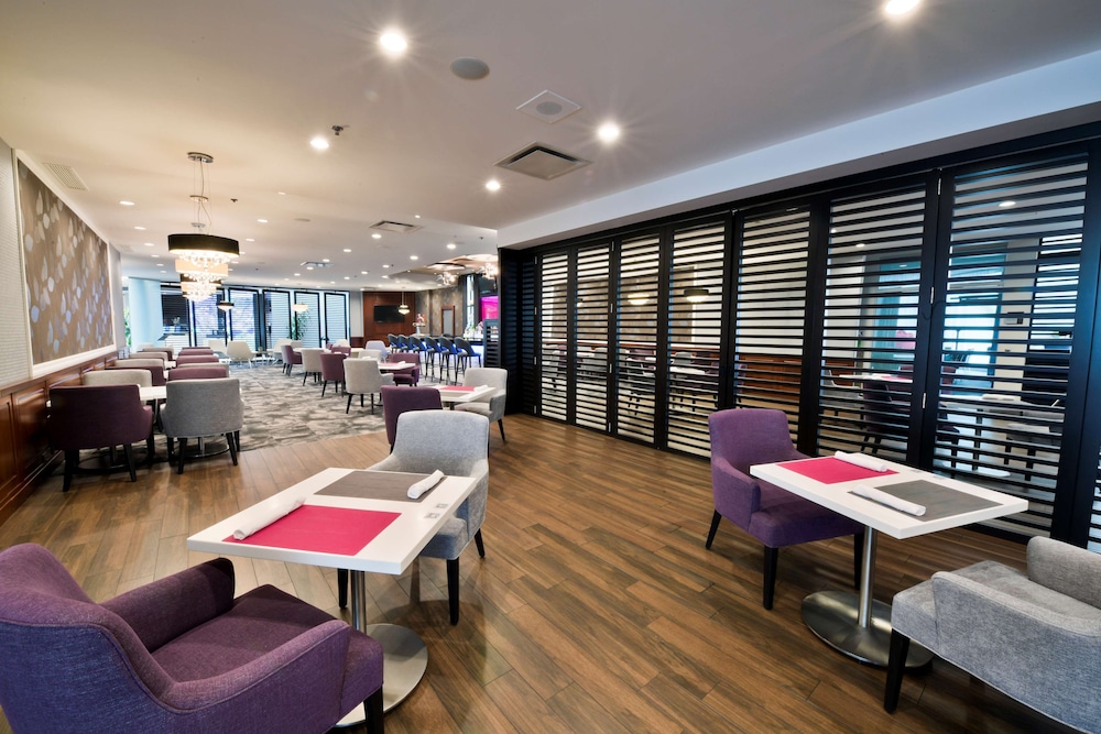 hilton montreal laval