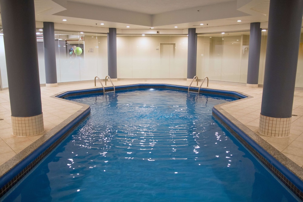 hilton montreal laval