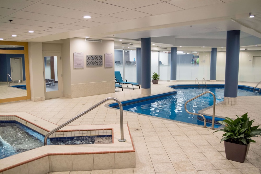hilton montreal laval