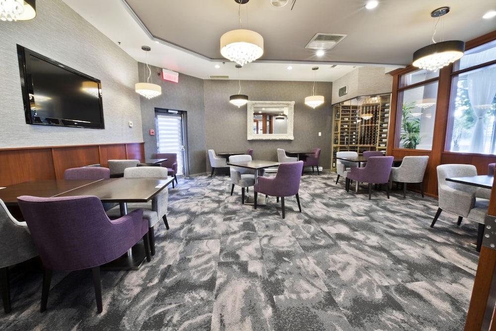 hilton montreal laval