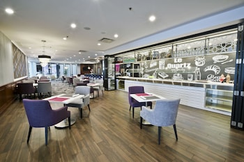 hilton montreal laval