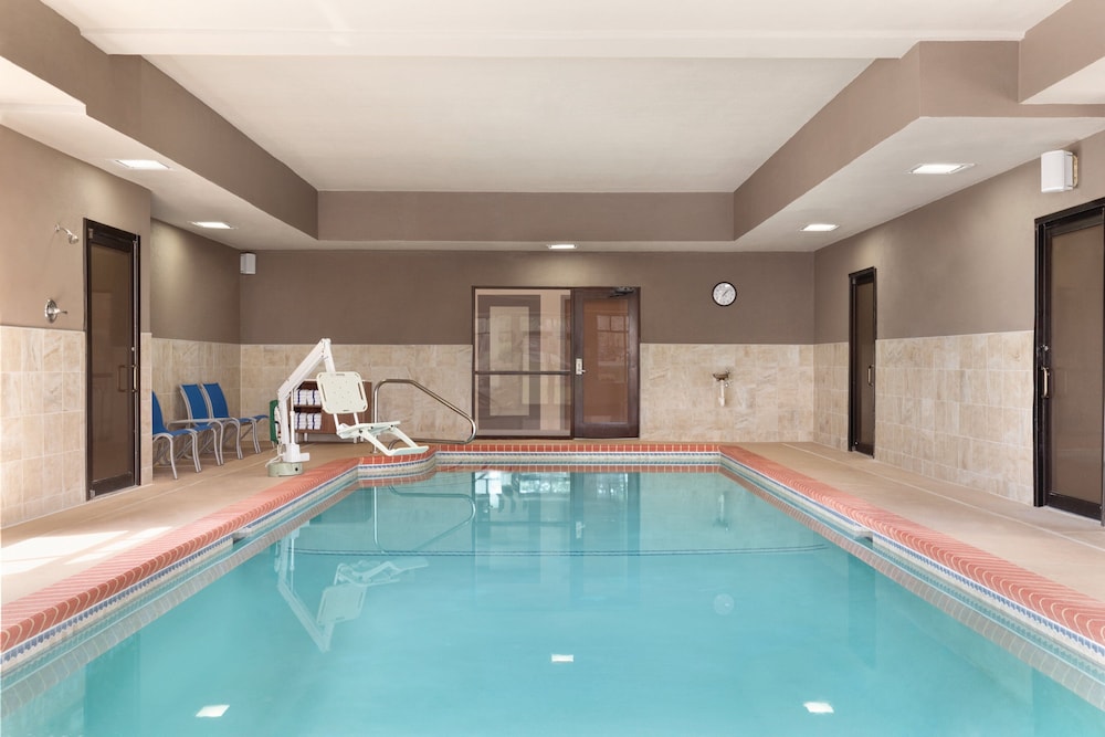holiday inn express hotel and suites lavonia by ihg