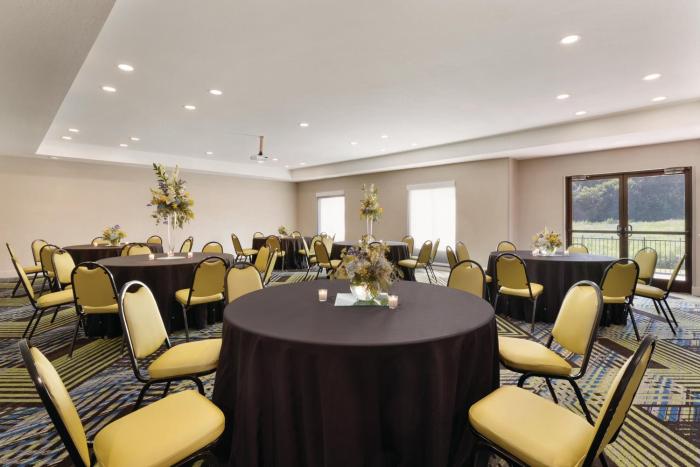 holiday inn express hotel and suites lavonia by ihg