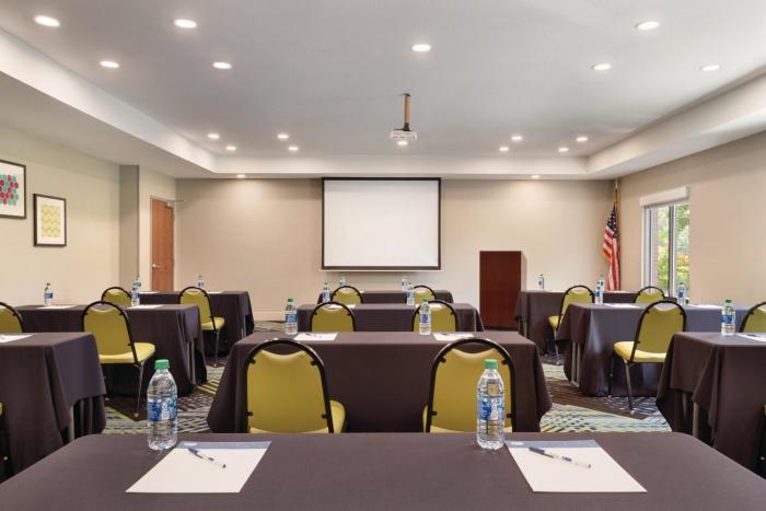 holiday inn express hotel and suites lavonia by ihg