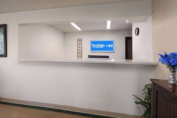Travelodge By Wyndham Redwood Falls,,2 star