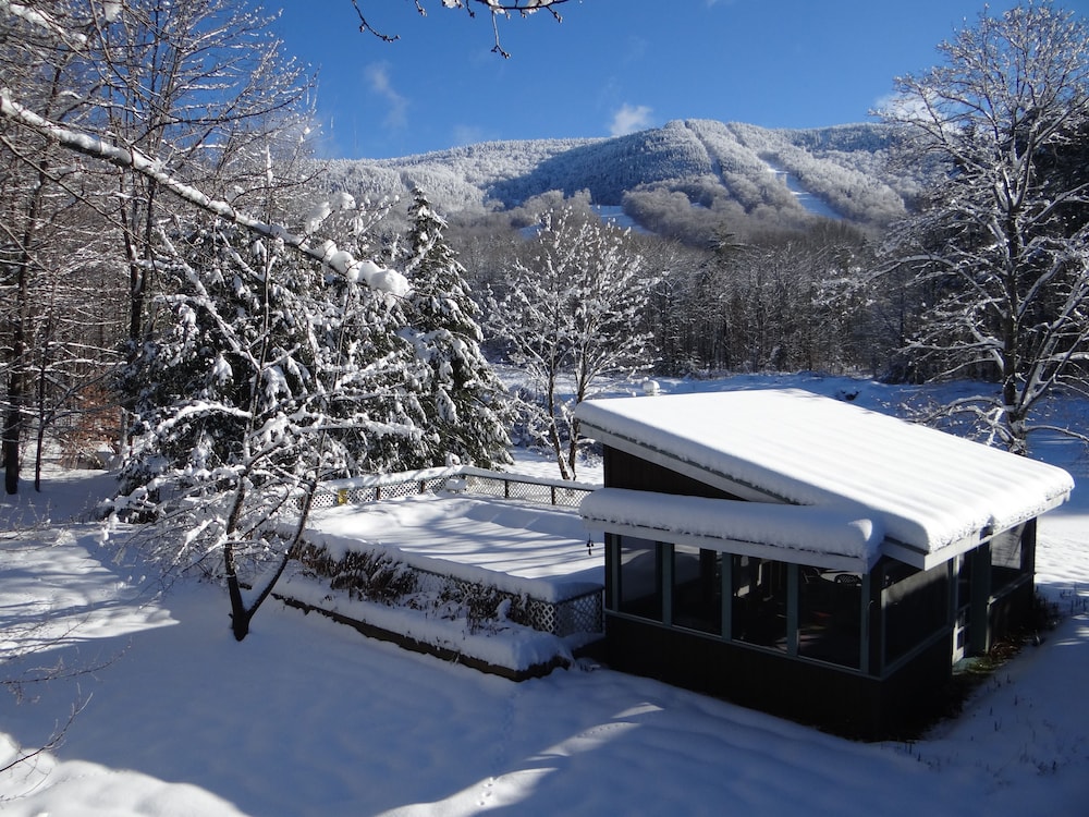 blue gentian lodge at magic mountain