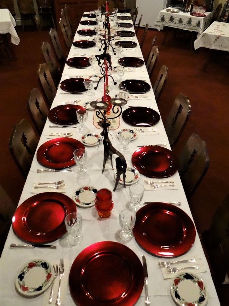 blue gentian lodge at magic mountain