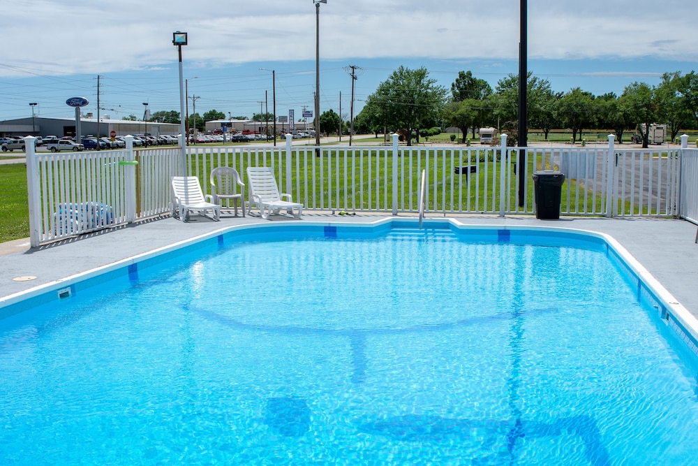 knights inn chanute