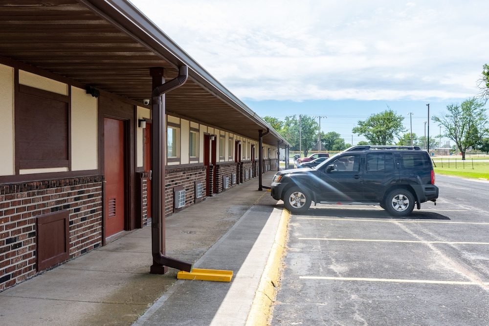 knights inn chanute
