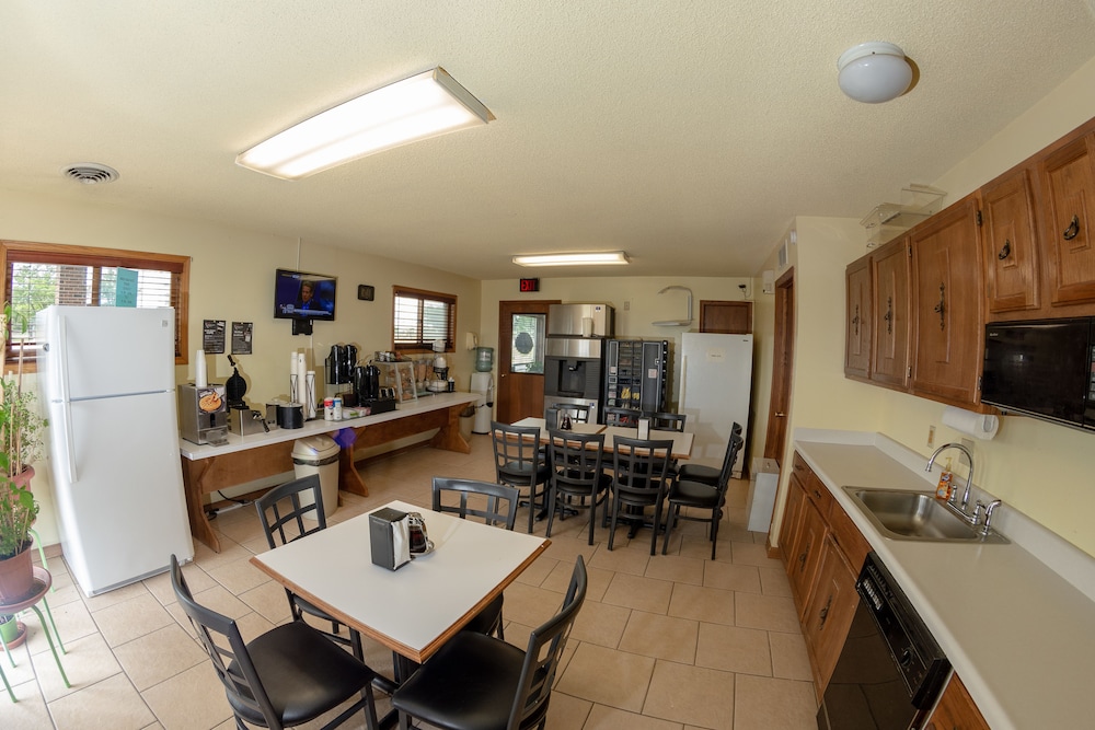 knights inn chanute