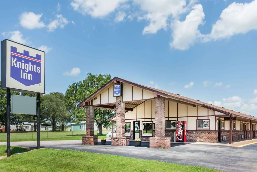 knights inn chanute