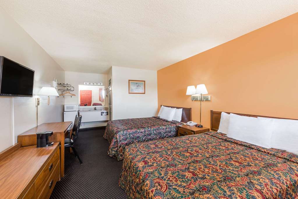 knights inn chanute