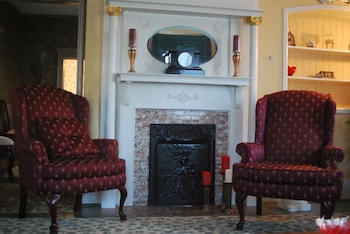 commodore bed and breakfast