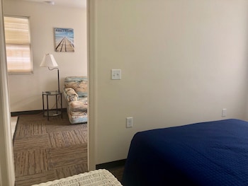 thunderbird motel