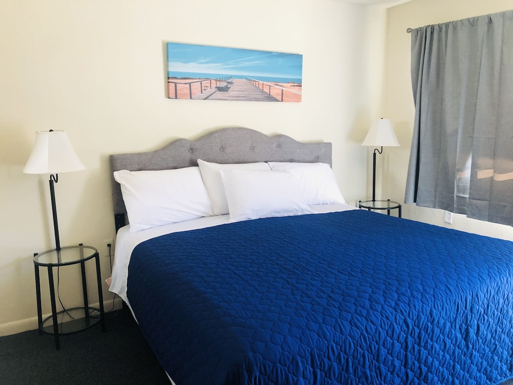 thunderbird motel