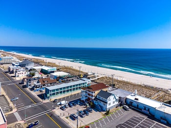 boardwalk sand and surf inn oceanfront