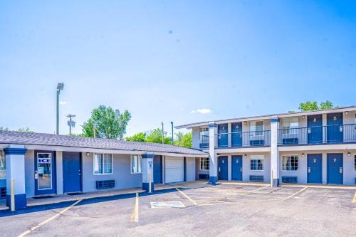 Deluxe Inn & Suites By Oyo Miami Ok,,3 star