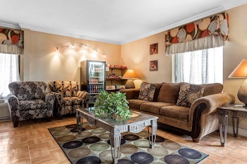 econo lodge north
