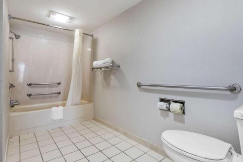 econo lodge north