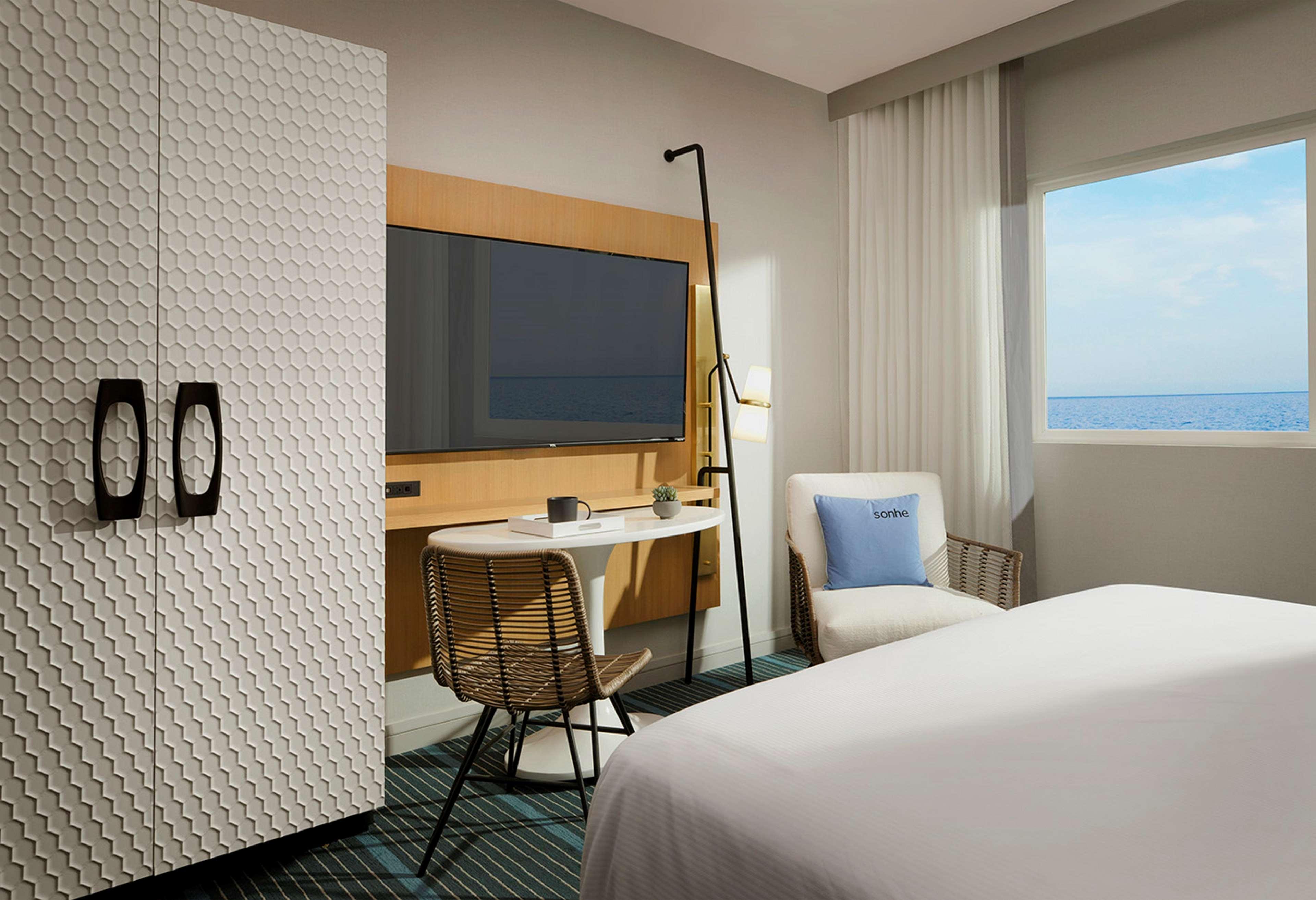 the monsaraz san diego tapestry collection by hilton