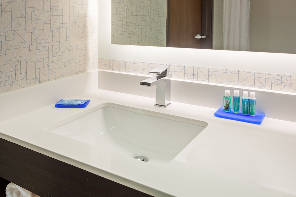 holiday inn express hotel and suites oakland airport by ihg