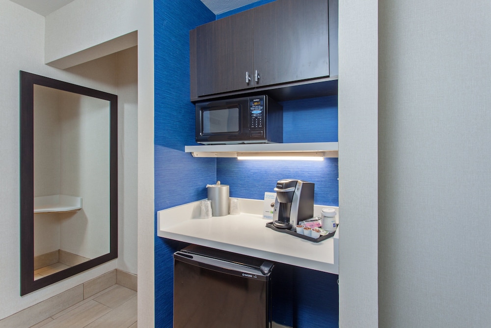 holiday inn express hotel and suites oakland airport by ihg