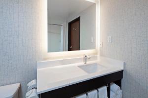 holiday inn express hotel and suites oakland airport by ihg