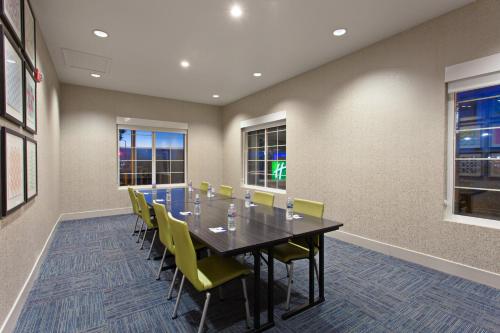 holiday inn express hotel and suites oakland airport by ihg