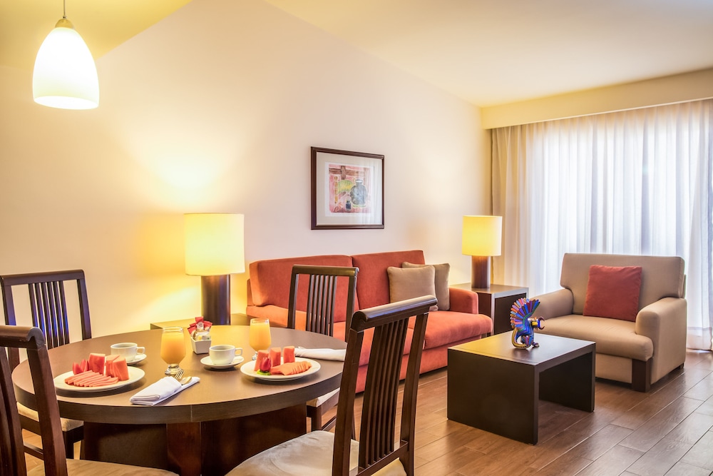 fiesta inn oaxaca