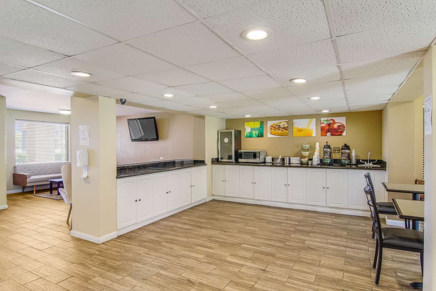 suburban studios hotel kingsland near i 95