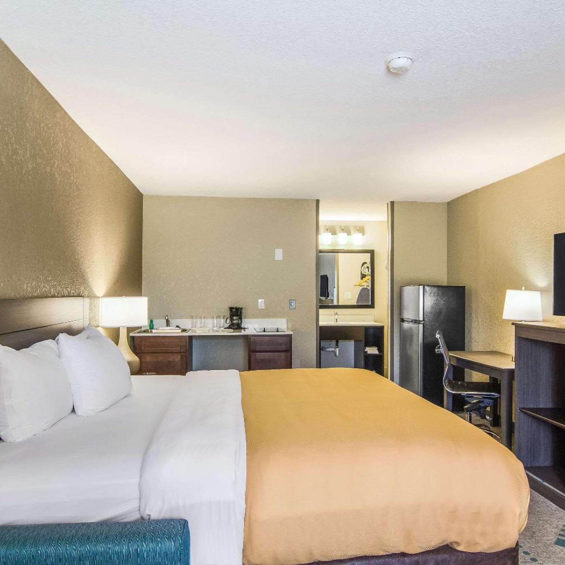 suburban studios hotel kingsland near i 95