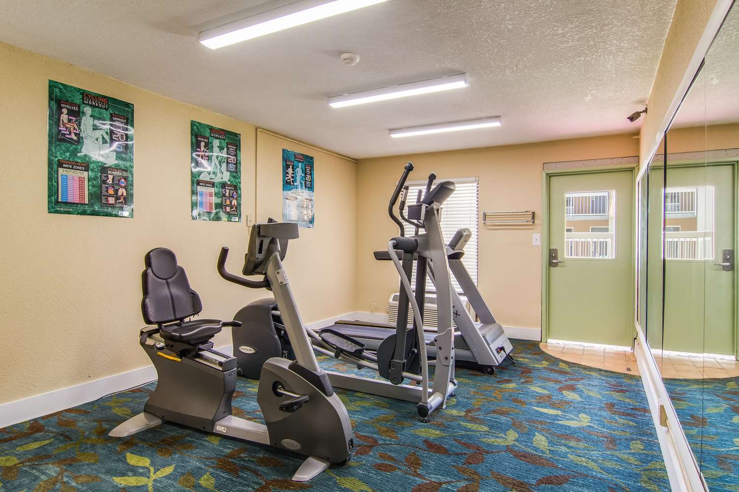 suburban studios hotel kingsland near i 95