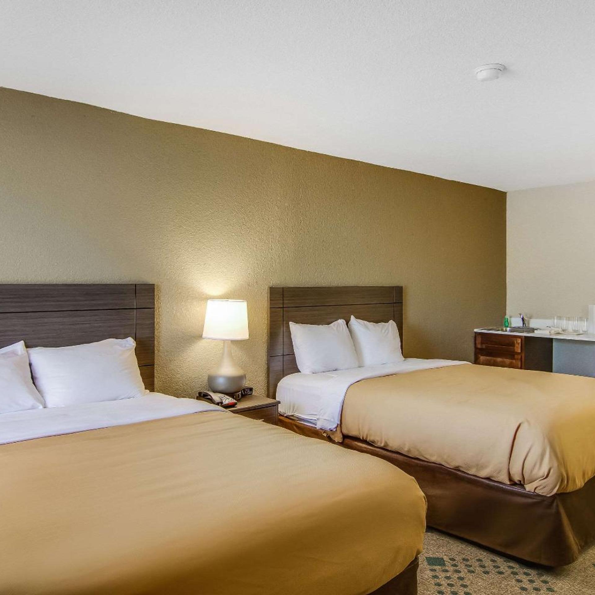 suburban studios hotel kingsland near i 95