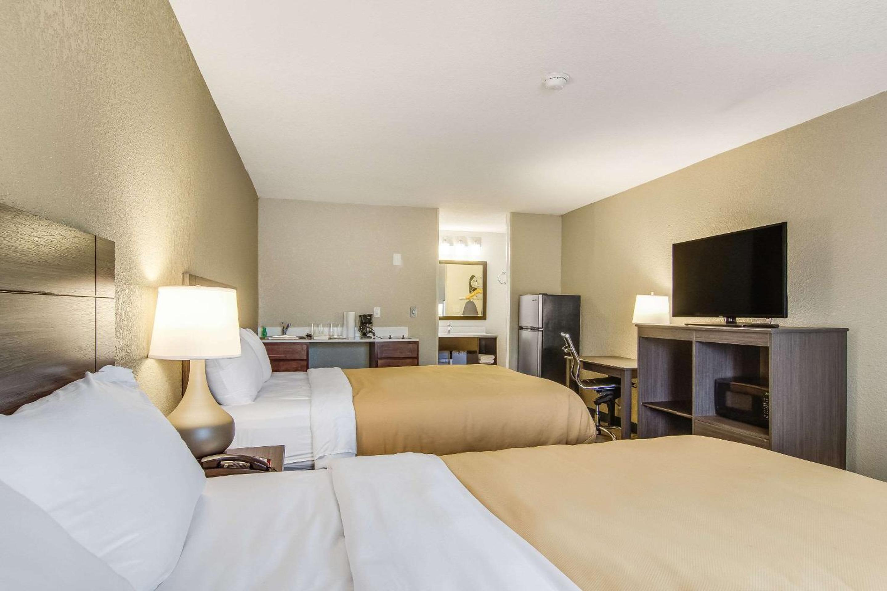 suburban studios hotel kingsland near i 95