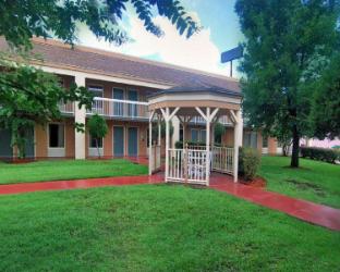 suburban studios hotel kingsland near i 95
