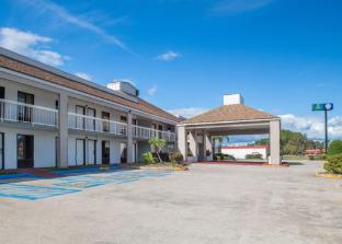 suburban studios hotel kingsland near i 95