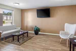 suburban studios hotel kingsland near i 95
