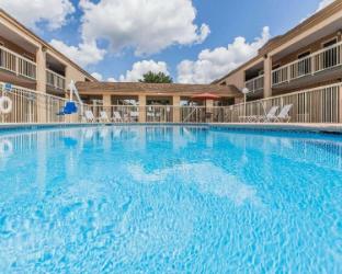 suburban studios hotel kingsland near i 95