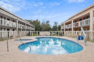 suburban studios hotel kingsland near i 95
