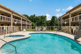 suburban studios hotel kingsland near i 95