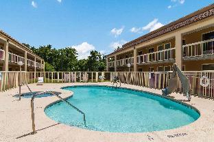 suburban studios hotel kingsland near i 95