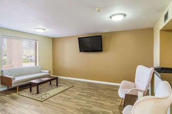 Suburban Studios Hotel Kingsland Near I-95,,2 star