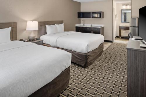 suburban studios hotel kingsland near i 95