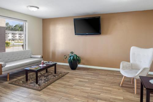 suburban studios hotel kingsland near i 95